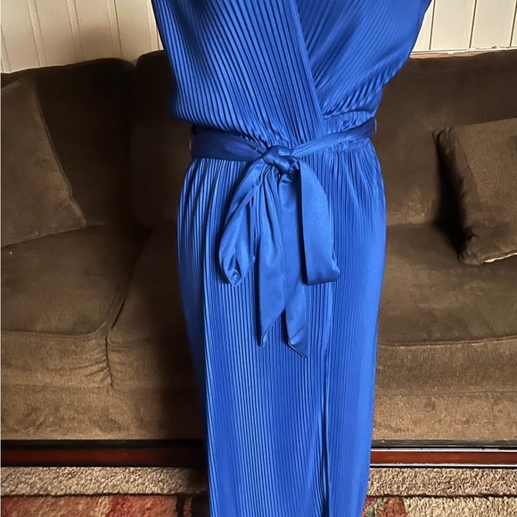 Lean On Klopman • Vintage • 1970’s • USA • Size 8 • Blue • Pleated • Dress - Picture 14 of 16